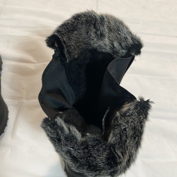 Totes women 8M snow boots black and grey fur - Picture 5 of 8